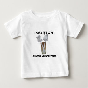 Ein Glas valentiner Ruhe. Baby T-shirt
