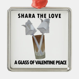 Ein Glas Valentinsfrieden. Ornament Aus Metall