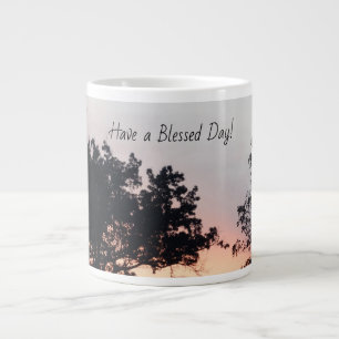 Ein glorreicher Sonnenaufgang auf einem Jumbo-Tasse