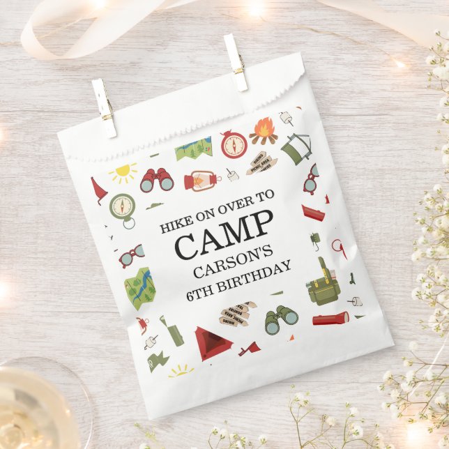 Ein glücklicher Camper-Jungen-Geburtstag  Geschenktütchen (Ausgeschnitten)