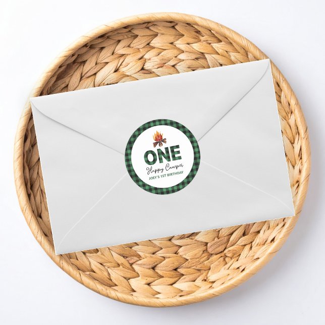 Ein glücklicher Camper wird Eins Runder Aufkleber (Von Creator hochgeladen)