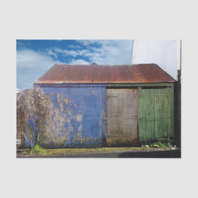 Ein glücklicher, farbenfroher Stall Seidenpapier (Vorderseite)