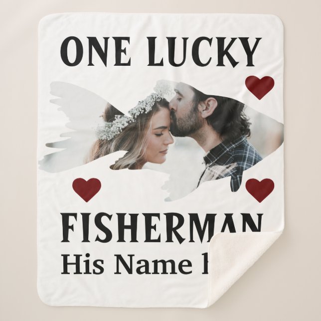 Ein glücklicher Fischer, der ein Paar Fische zusam Sherpadecke (Vorderseite)