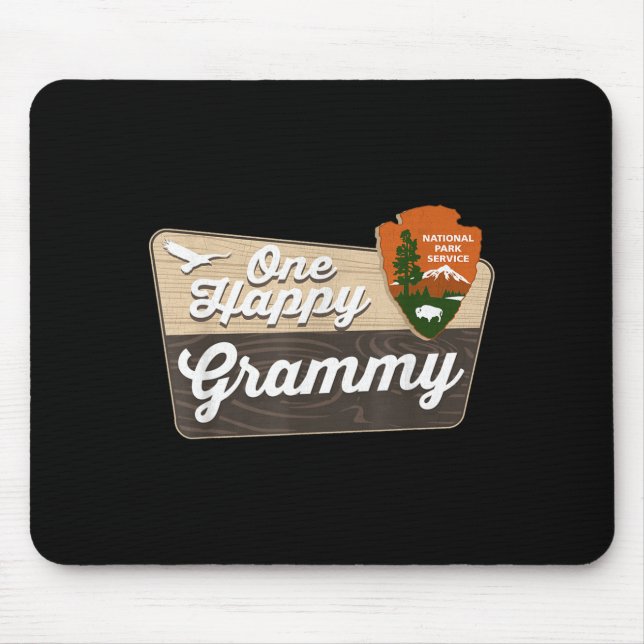 Ein glücklicher Grammy-Camper passend zum Geburtst Mousepad (Vorne)