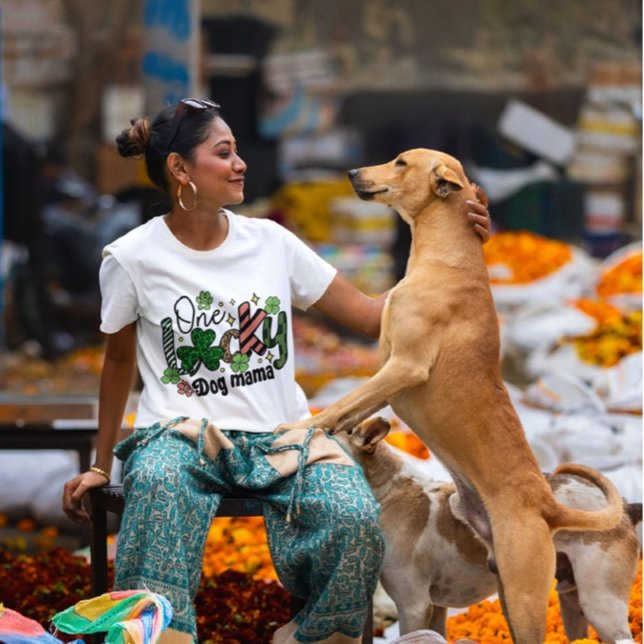 Ein glücklicher Hund Mama T-Shirt (Von Creator hochgeladen)