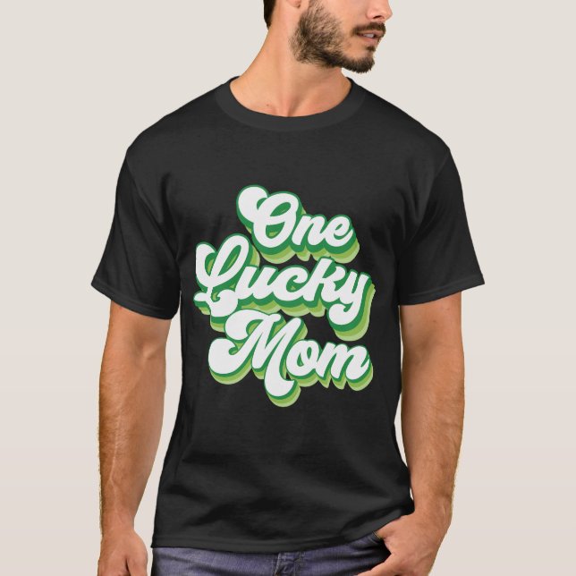 Ein glücklicher Mama St. Patrick's Day T-Shirt (Vorderseite)