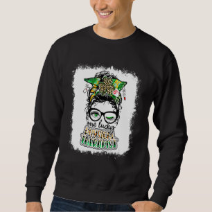 Ein glücklicher Physiotherapeut und eine glücklich Sweatshirt
