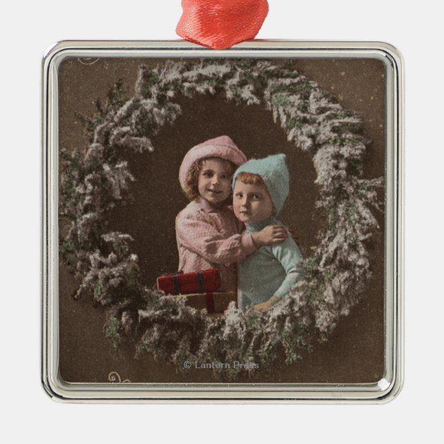 Ein glückliches ChristmasLittle Kinderumarmen Ornament Aus Metall (Vorne)