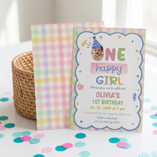 Ein glückliches Mädchen Pastell-Gingham-Geburtstag Einladung