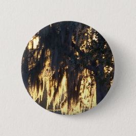 ein goldener Winteraufgang durch den spanischen Mo Button