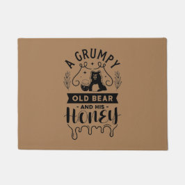 Ein grausiger alter Bär und sein Honig Fußmatte