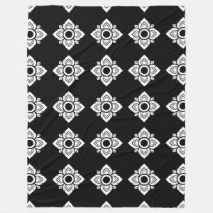 Ein großes Thai-Muster für alle. Fleecedecke