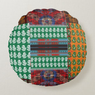 ein grün-schwarzes Muster mit einem Baum in der Mi Rundes Kissen