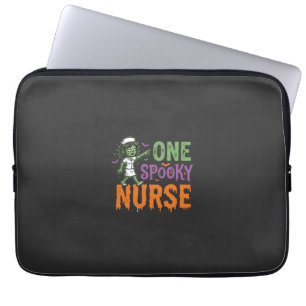 Ein gruseliger Halloween-Nurse-Design (2)_1 Laptopschutzhülle