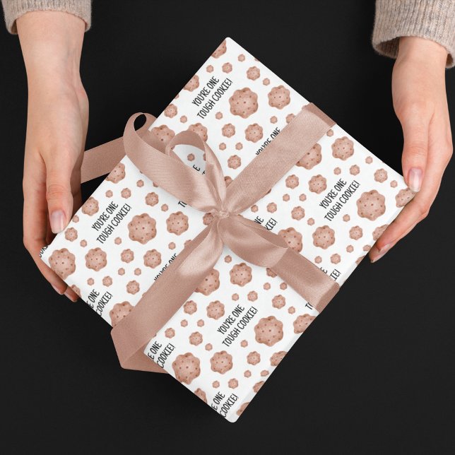 Ein hartes Kekswackelpapier Geschenkpapier Set (Empower someone special with these, "You're one tough cookie" wrapping paper sheets! )