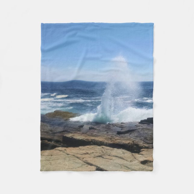 Ein Hauch von Abenteuer bei Schoodic Point Fleecedecke (Vorderseite)