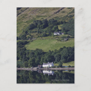 Ein Haus am Wasser Postkarte