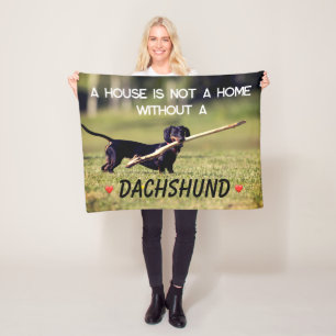 Ein Haus, das keine Zuhause-Dackel ist Fleecedecke