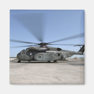 Ein Helikopter für den Drachenflieger MH-53E Magnet