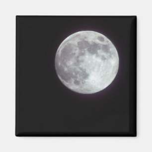 Ein heller Vollmond in einem schwarzen Nachthimmel Magnet