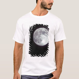 Ein heller Vollmond in einem schwarzen Nachthimmel T-Shirt