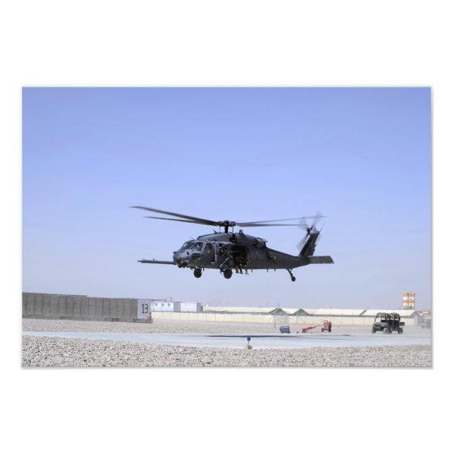 Ein HH-60G Pave Hawk startet vom Camp Bastio Fotodruck (Vorne)