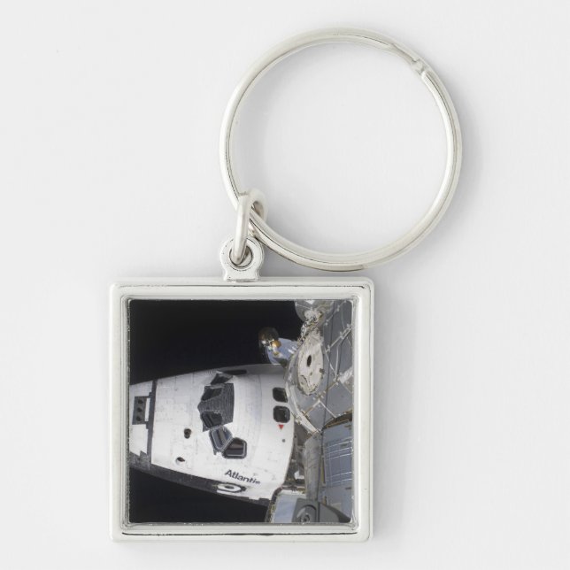 Ein hochwinkeliger Blick auf die Crew Schlüsselanhänger (Vorne)