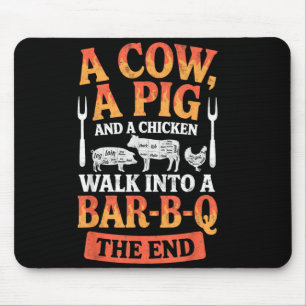 Ein Huhn und eine Kuh gehen in einen BBQ-Witz Witz Mousepad