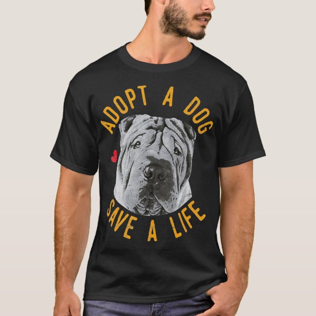 Ein Hund adoptiere einen chinesischen Shar-Pei-Ret T-Shirt (Vorderseite)