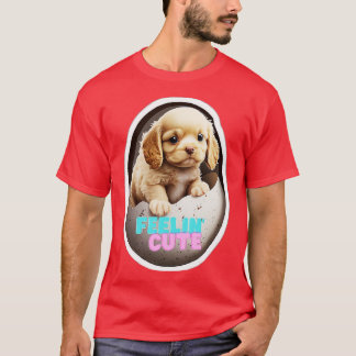 Ein Hund kommt aus seinem Ei hervor T-Shirt