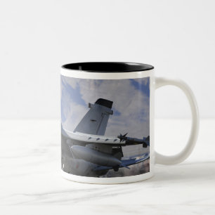 Ein italienischer AMX-Kämpfer Zweifarbige Tasse