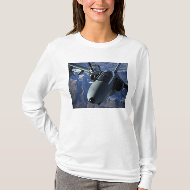 Ein italienischer AMX wird durch einen KC-10A-Exte T-Shirt (Vorderseite)