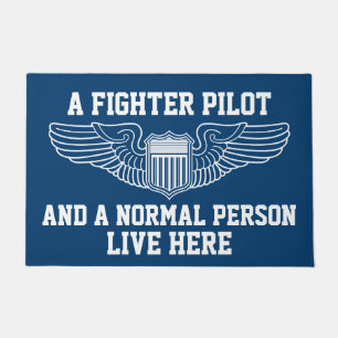Ein Jagdflieger und eine normale Person, die Wings Fußmatte
