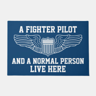 Ein Jagdflieger und eine normale Person, die Wings Fußmatte
