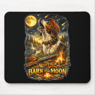 Ein Jagdhund heult zum Mond mit meinem  Mousepad