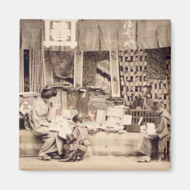 Ein japanischer Stoffladen, c.1890 (handfarbenes F Magnet (Vorne)