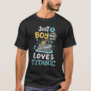 Ein Junge, der das RMS Titanic Funny Cruise Ship L T-Shirt