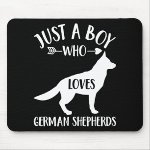 Ein Junge, der deutsche Hirte Liebe Mousepad