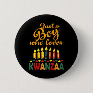 Ein Junge, der Kwanzaa Kinara Afrikanischer Stolz  Button