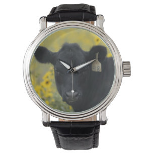 Ein Kalb inmitten der Sonnenblumen des Nebraska Armbanduhr