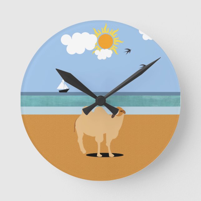 Ein Kamel am Strand Runde Wanduhr (Vorderseite)