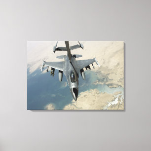 Ein kämpfender Falke F-16 tankt wieder Leinwanddruck