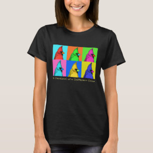 Ein Kardinal eines T - Shirt der verschiedenen