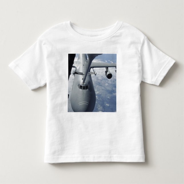 Ein KC-10-Extender bereitet sich darauf vor, eine  Kleinkind T-shirt (Vorderseite)
