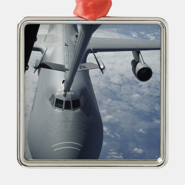 Ein KC-10-Extender bereitet sich darauf vor, eine  Ornament Aus Metall (Vorne)