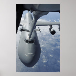 Ein KC-10-Extender bereitet sich darauf vor, eine  Poster