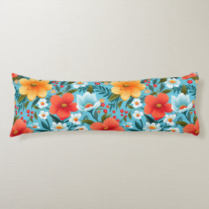 Ein Kissen mit einem lebendigen floralen Design