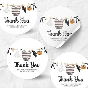 Ein kleiner Boo ist fast nötig mit einer Babydusch Runder Aufkleber