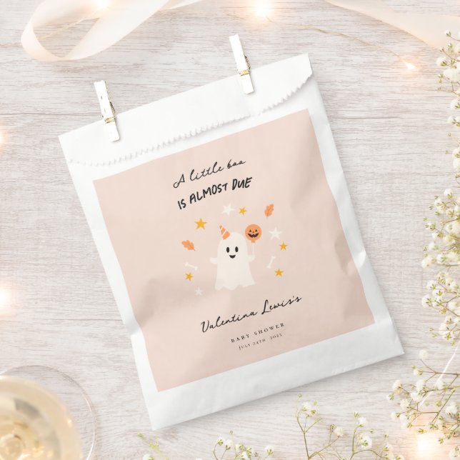 Ein kleiner Boo ist fast passend für eine Babydusc Geschenktütchen (Ausgeschnitten)