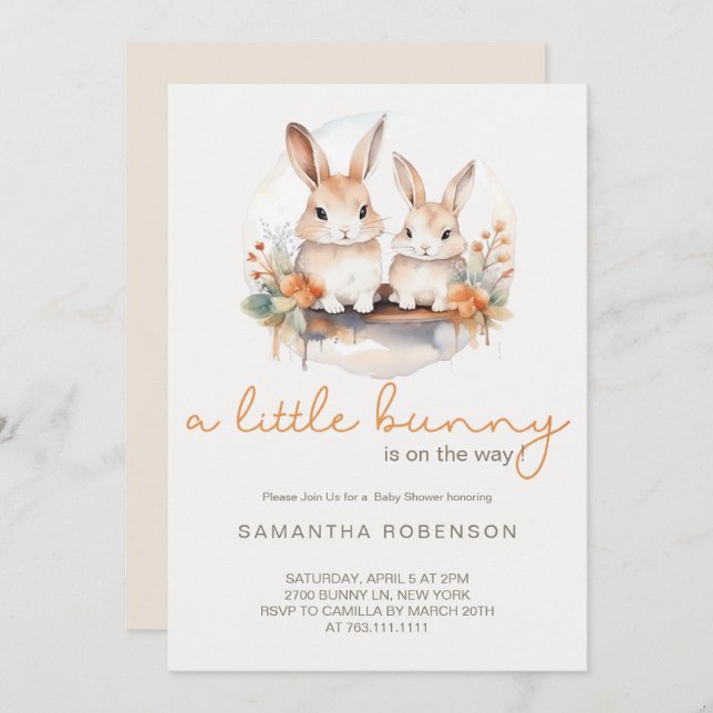 Ein kleiner Bunny ist auf dem Weg Baby Dusche Einladung (Vorne/Hinten)